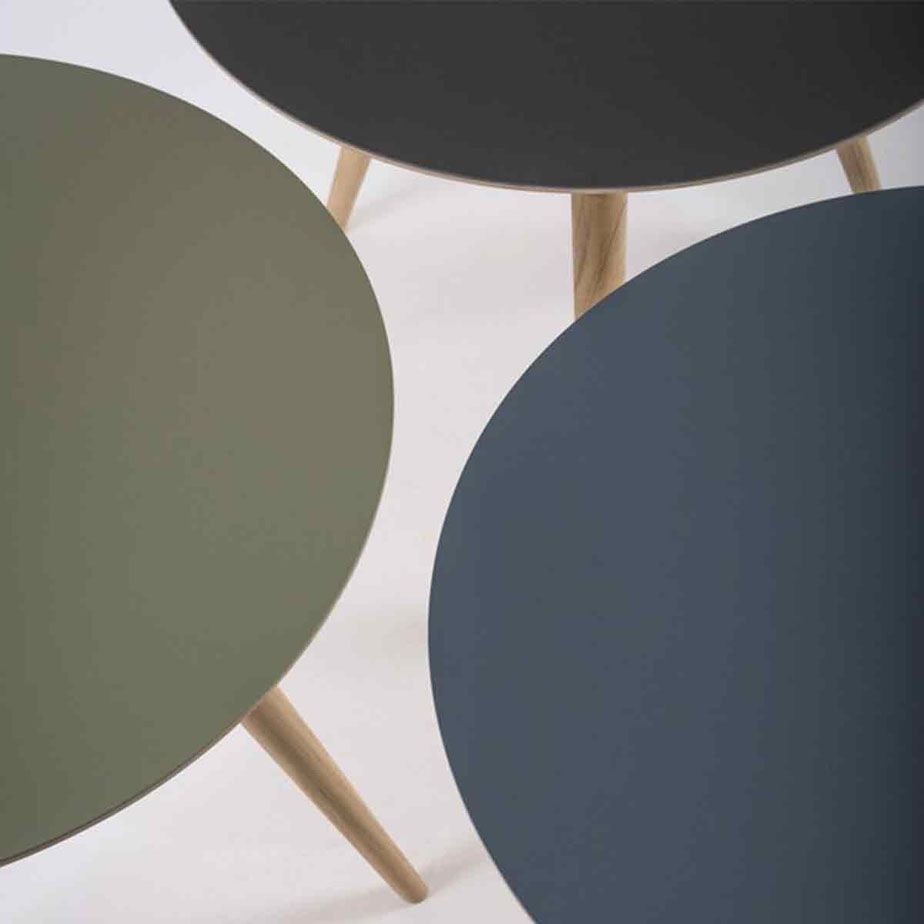 שולחן קפה ARP מתצוגה