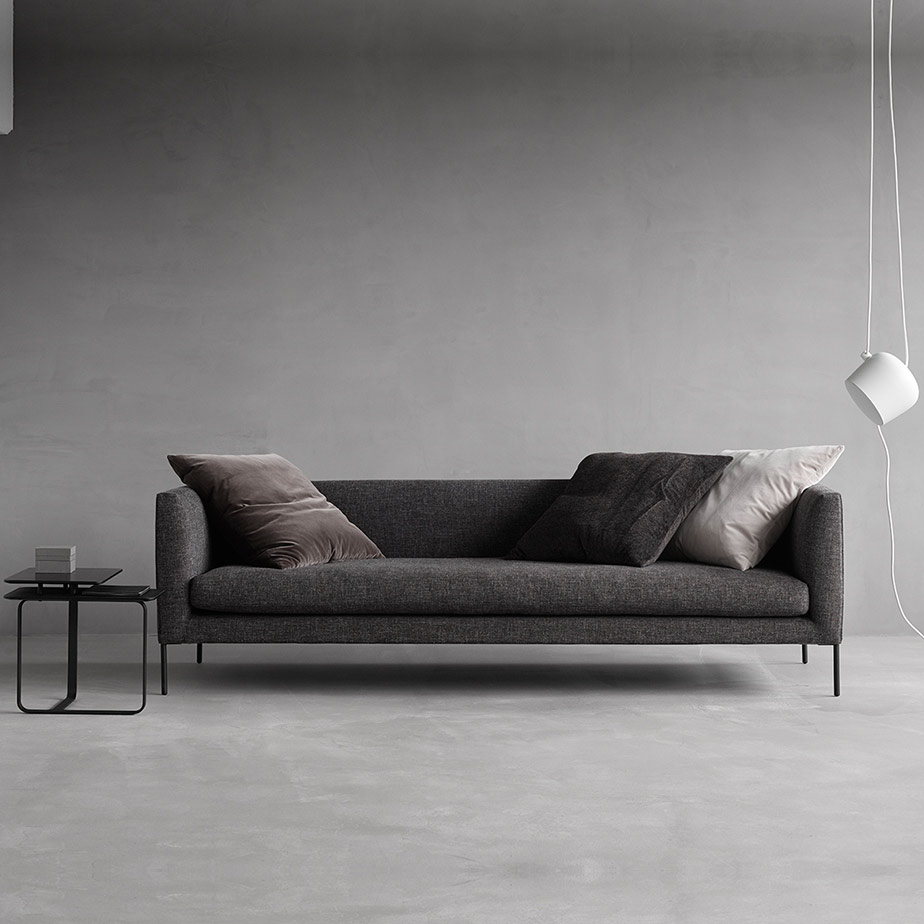 Sofa solo.