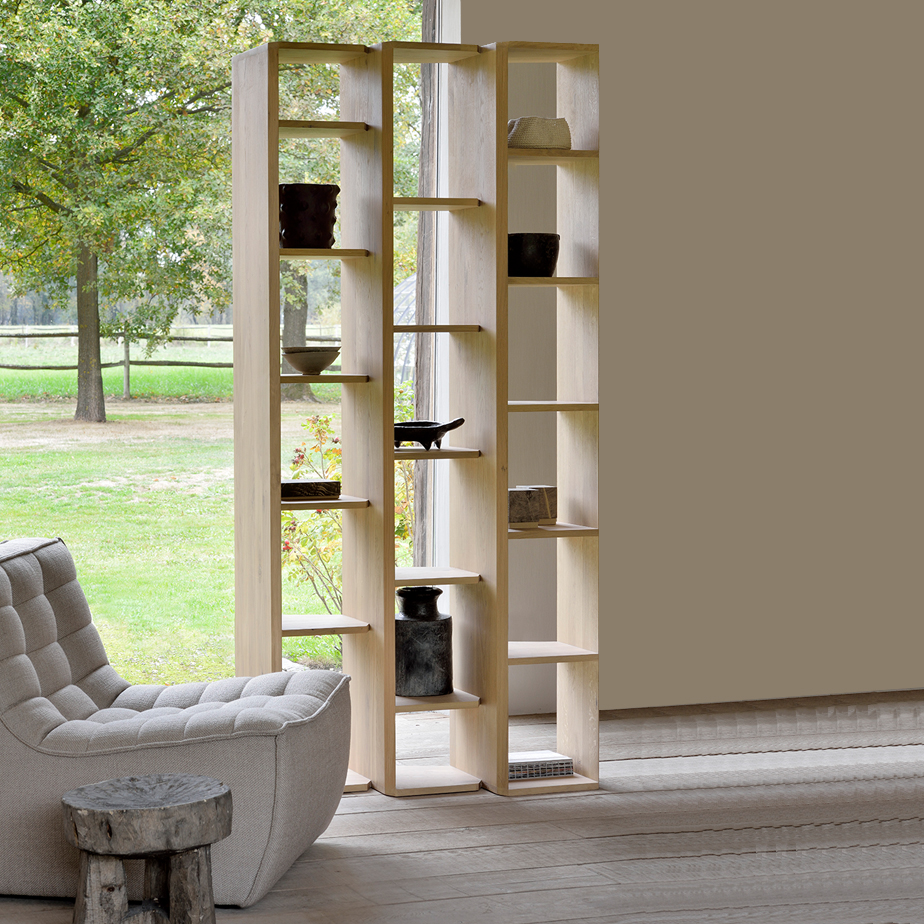 ספריה STAIRS RACK מתצוגה