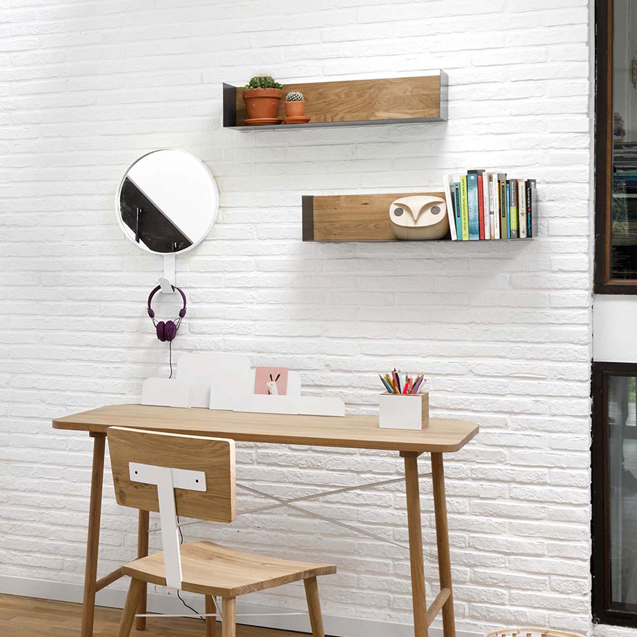 מראה עם וו KASHKASH