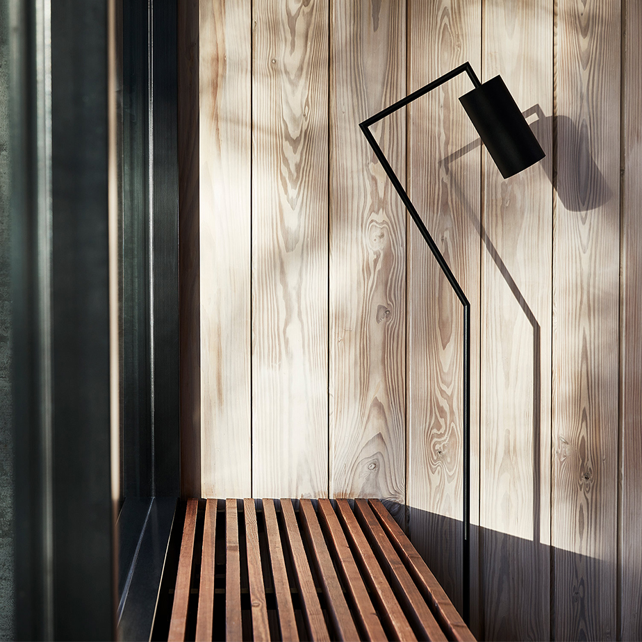 מנורת רצפה DROID