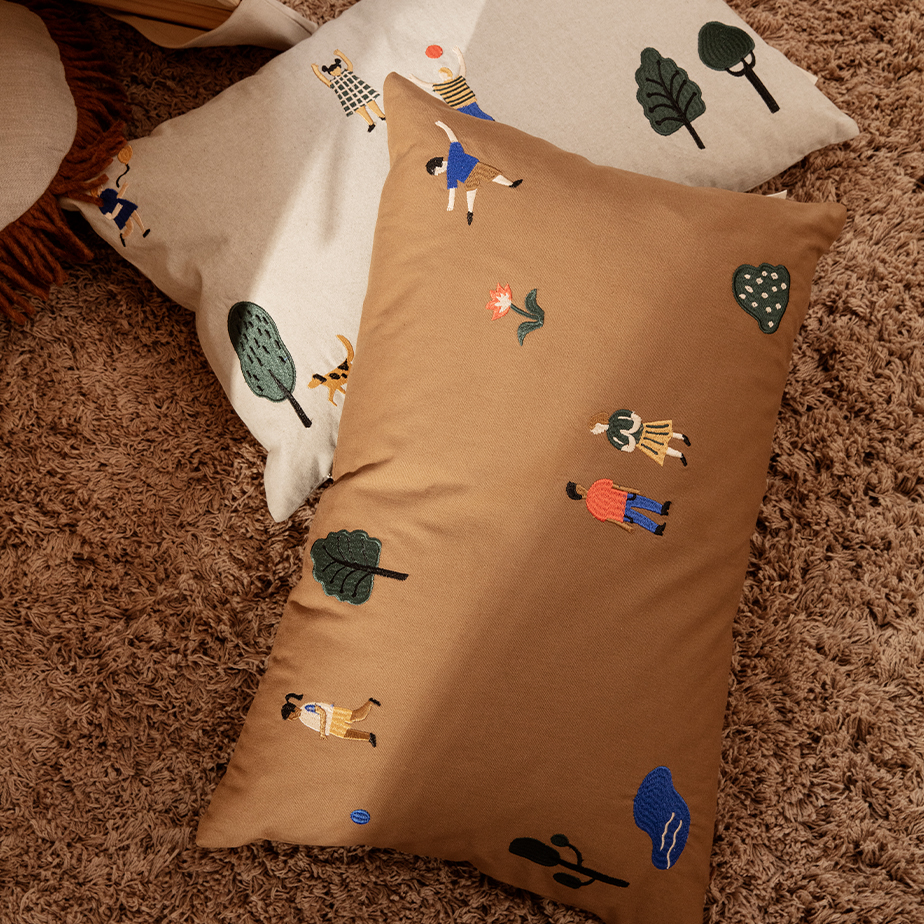 כרית DAY IN THE PARK