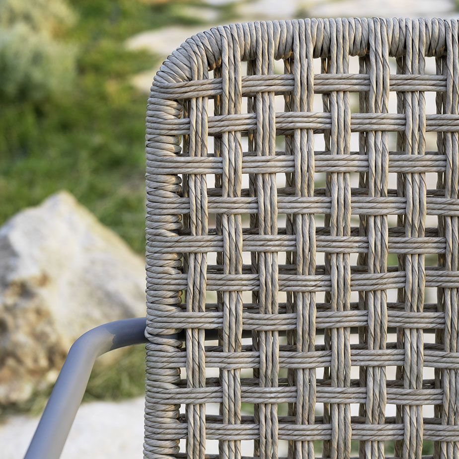 כסא נערם STRAW