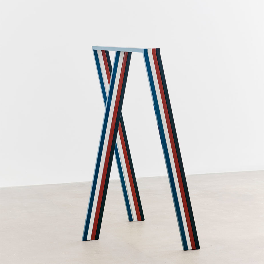 מתלה LOOP STAND WARDROBE