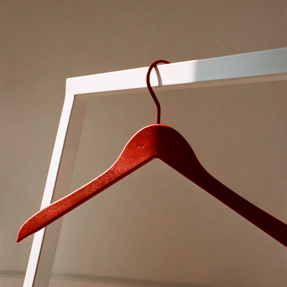 רבעיית קולבים COAT HANGER