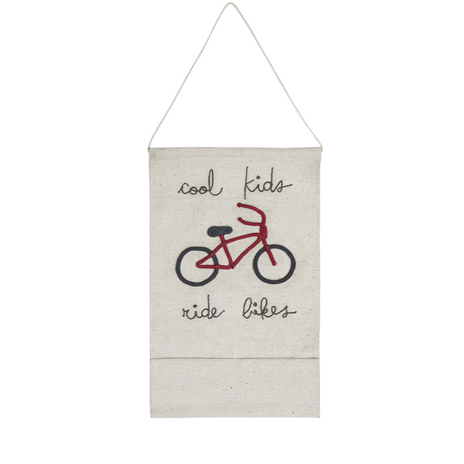 תמונה עם כיסים COOL KIDS RIDE BIKES