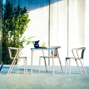 כסא RE AIR ARMCHAIR