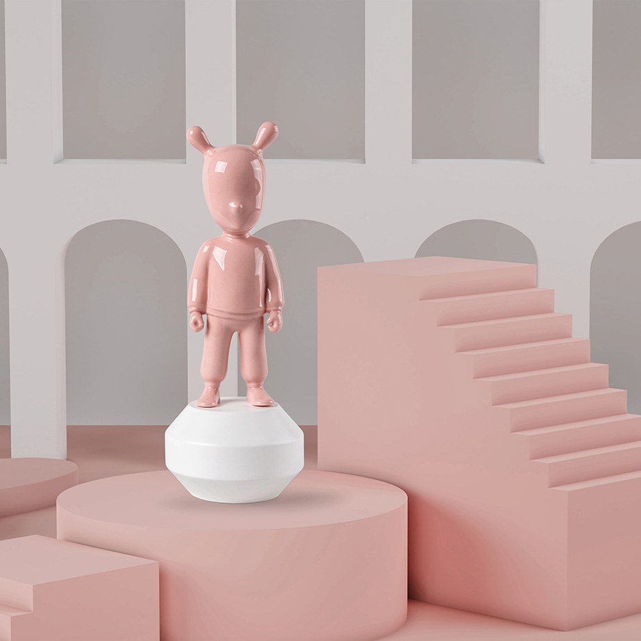 פסלון THE PINK GUEST