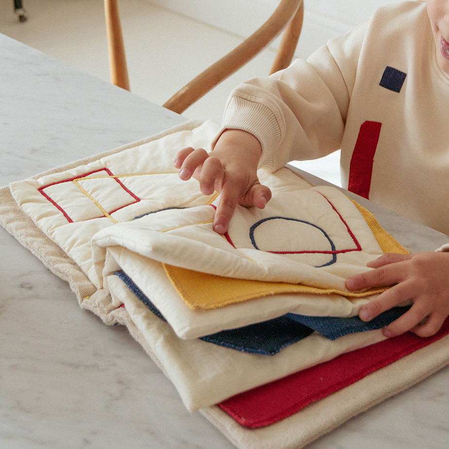 ספר רך באוהאוס SENSORY BOOK