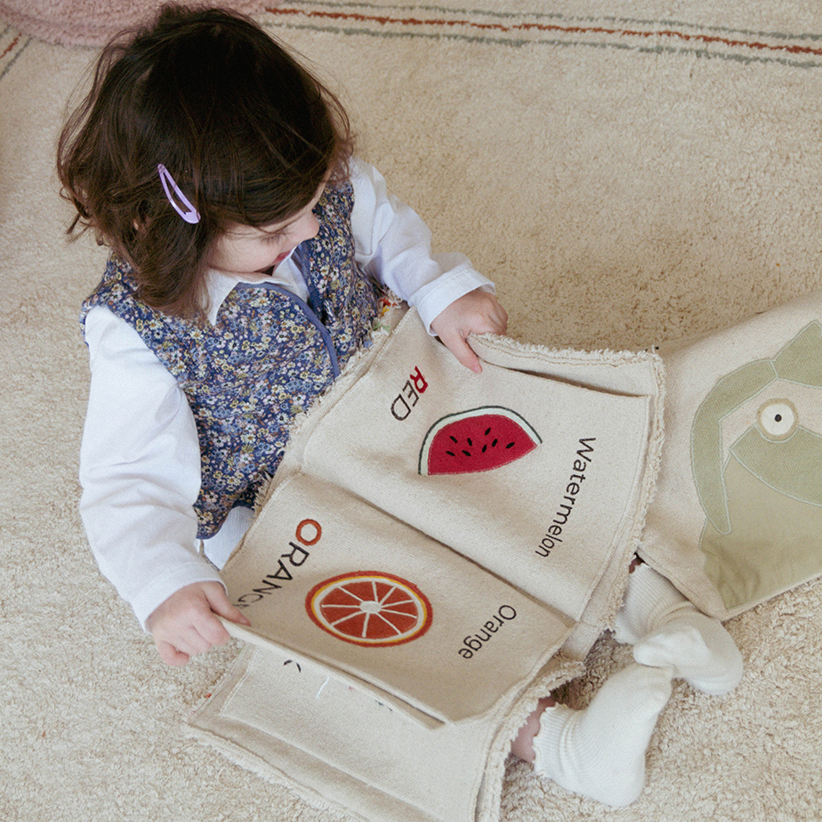ספר רך צבעים SENSORY BOOK