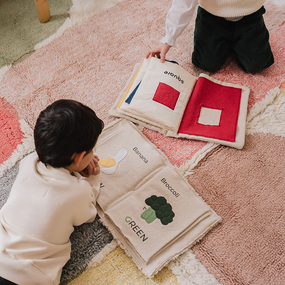 ספר רך באוהאוס SENSORY BOOK