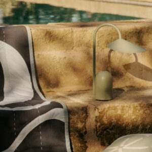 מנורה ARUM PORTABLE