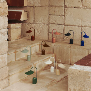 מנורה ARUM PORTABLE