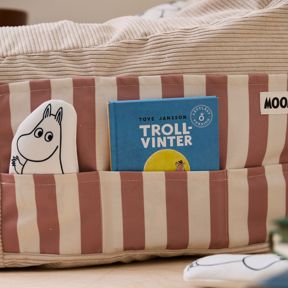 פוף משחק עם דמויות MOOMIN