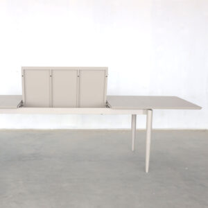 שולחן נפתח MAYA