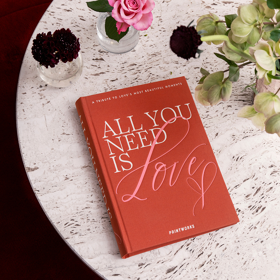 אלבום תמונות ALL YOU NEED IS LOVE