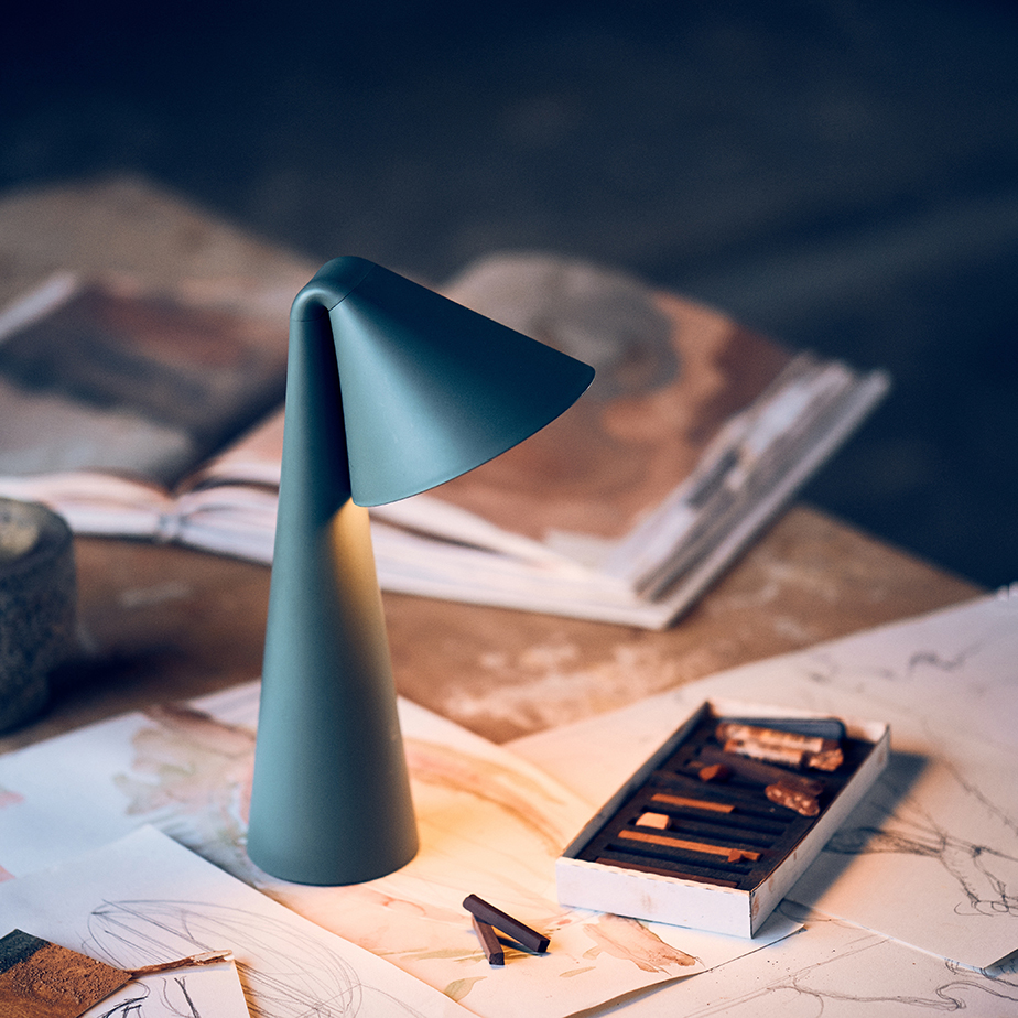 מנורה נטענת AMI