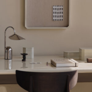 מנורה ARUM PORTABLE