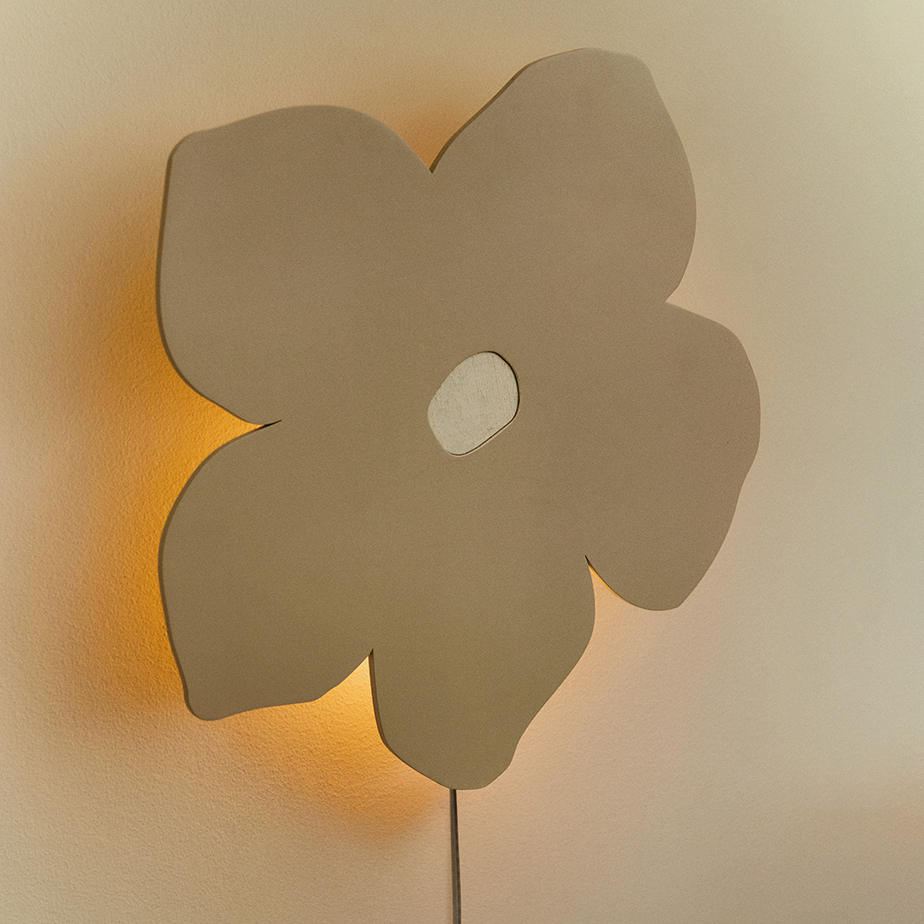 מנורת קיר POESIE