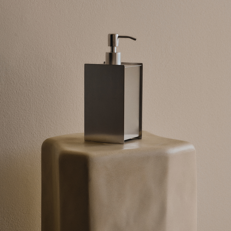 סבונייה עם משאבה SAMA