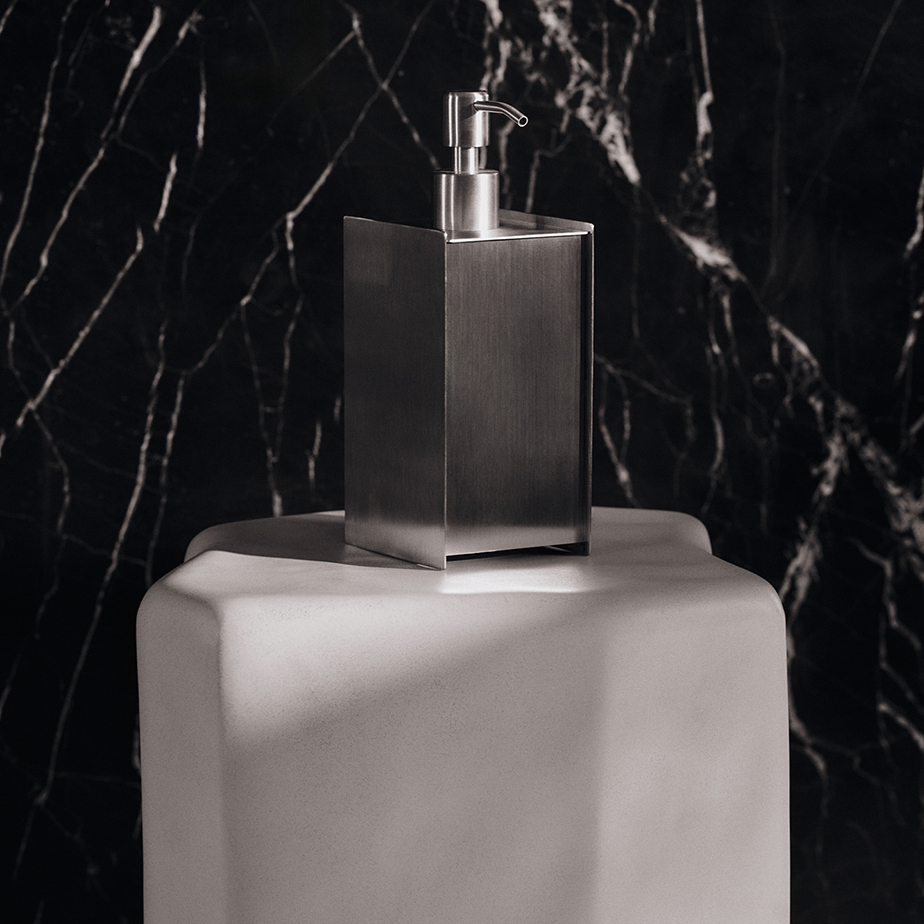 סבונייה עם משאבה SAMA