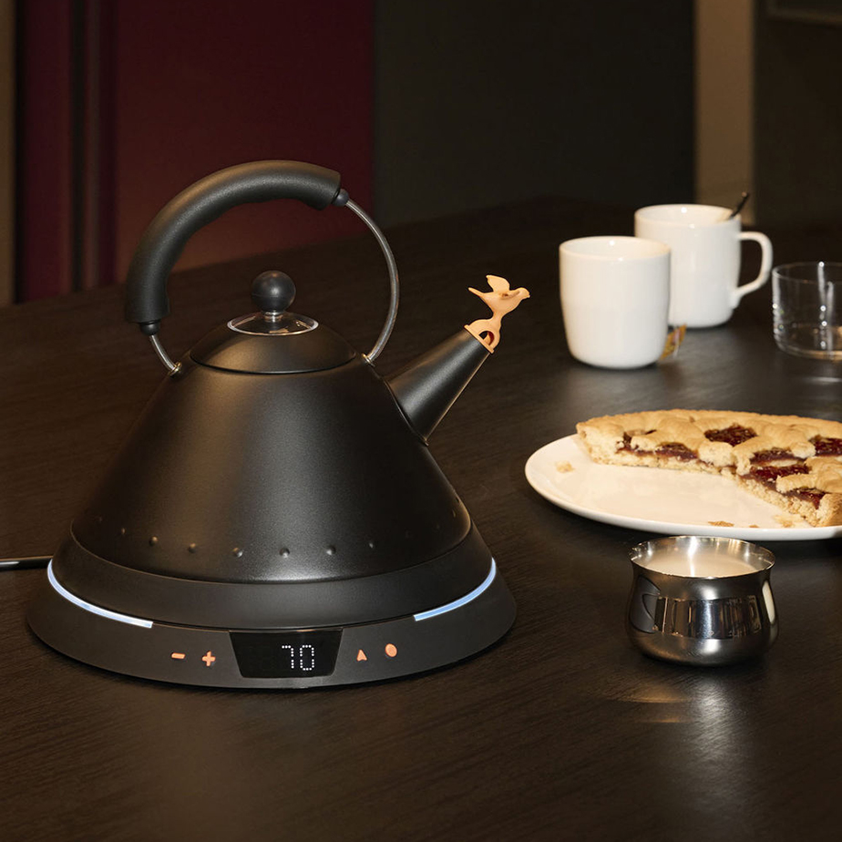 קומקום חשמלי MG32