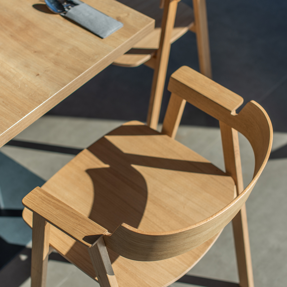 כסא ידיות FLIP