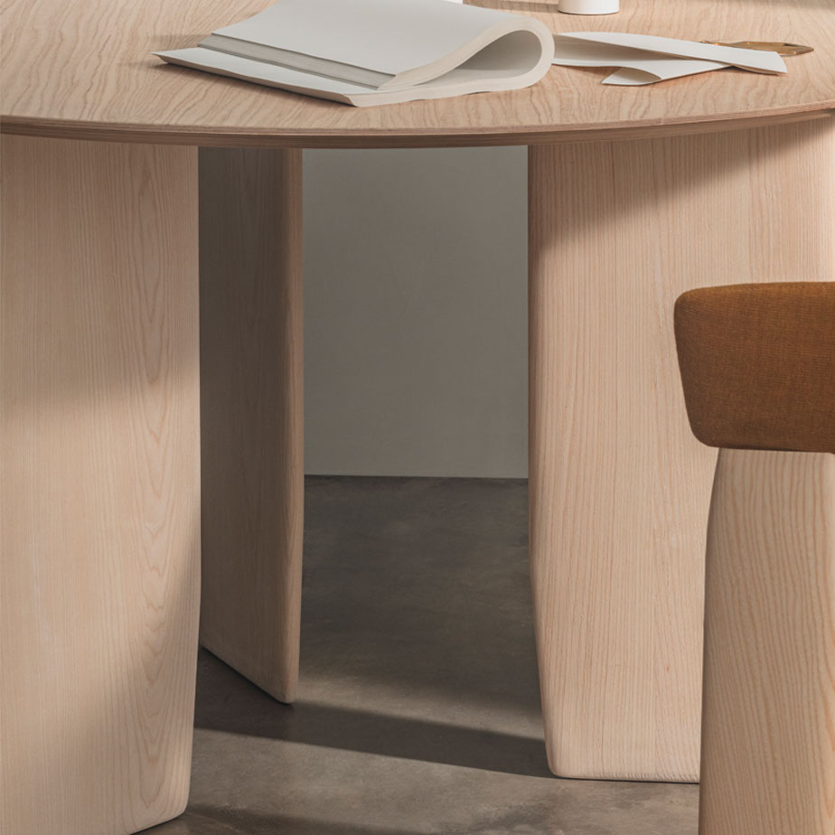 שולחן אוכל ORU