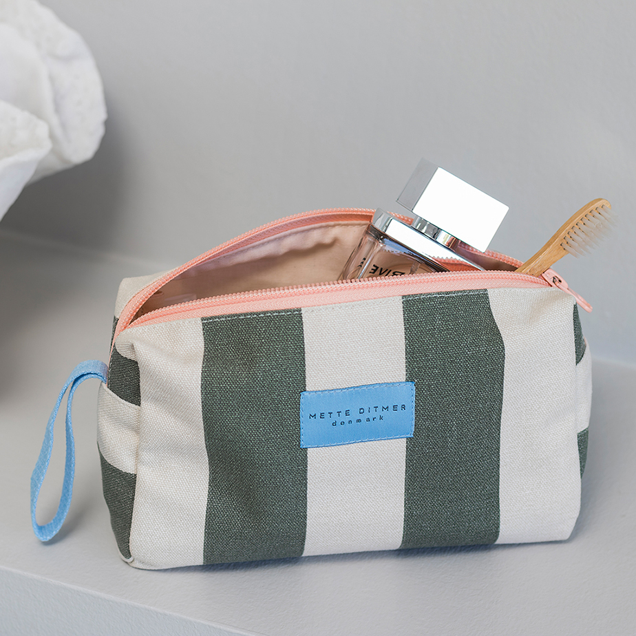 תיק קוסמטיקה BRING IT