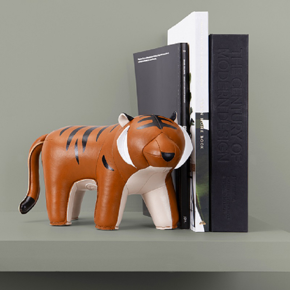 תומך ספרים TIGER HUNT