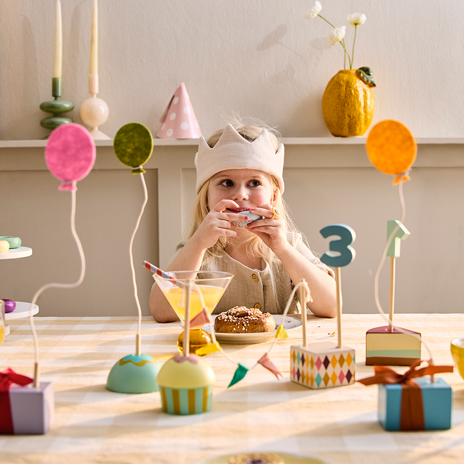 קישוטי שולחן BIRTHDAY