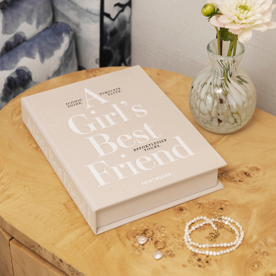 קופסת תכשיטים A GIRLS BEST FRIEND M